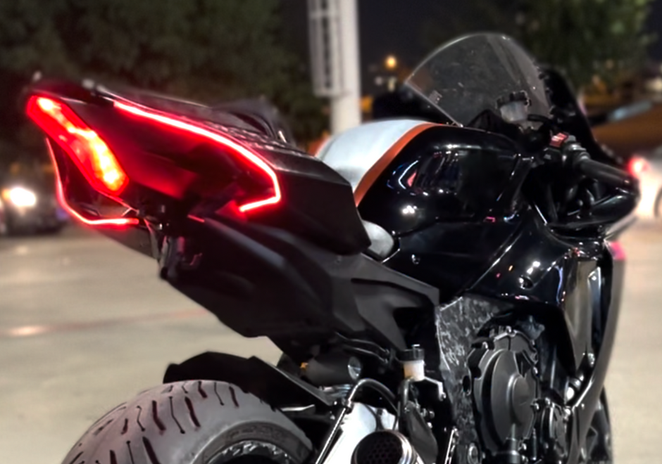 Genesis DRL's for Yamaha R1, R6, R7 Integrated Tail Lights kit ...